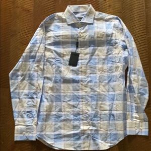 Men’s plaid button up shirt